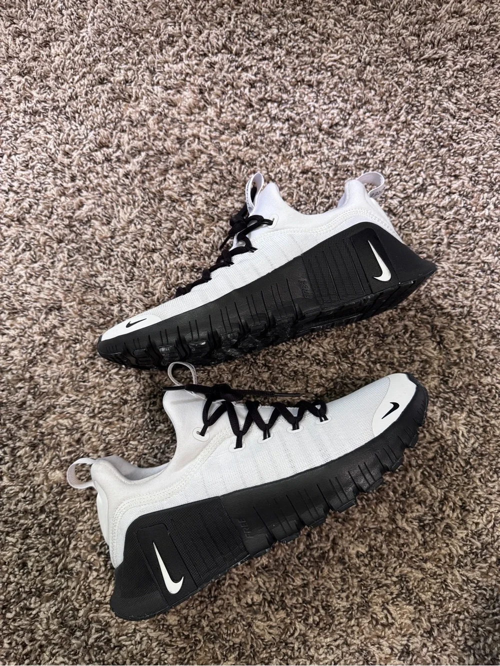Nike lightweight sneakers